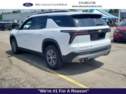 Summit White 2026 Chevrolet Traverse LT