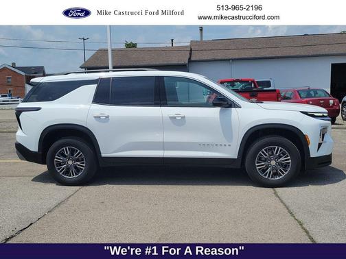 Summit White 2026 Chevrolet Traverse LT