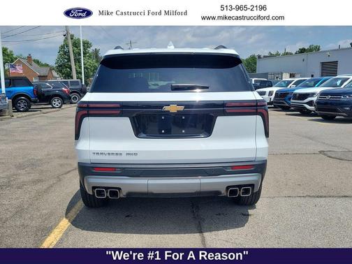 Summit White 2026 Chevrolet Traverse LT