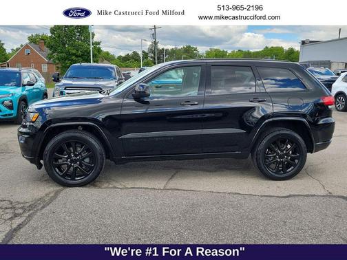 Diamond Black Crystal Pearlcoat 2020 Jeep Grand Cherokee Altitude