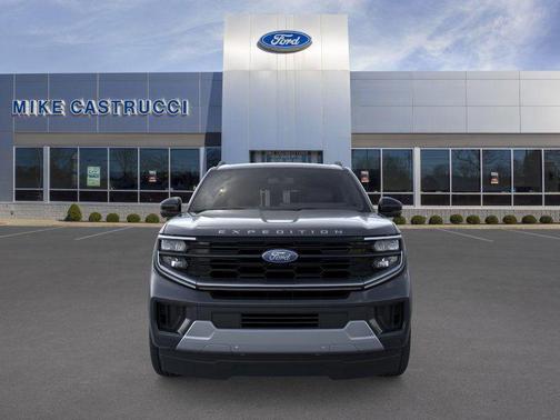 Dark Matter Gray Metallic 2026 Ford Expedition Max Platinum