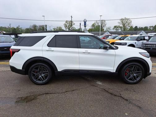 2025 Ford Explorer ST
