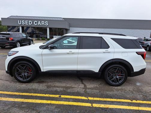 2025 Ford Explorer ST