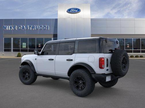 Oxford White 2026 Ford Bronco Big Bend