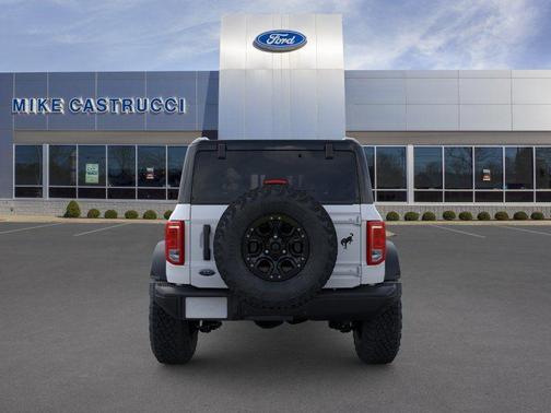 Oxford White 2026 Ford Bronco Big Bend