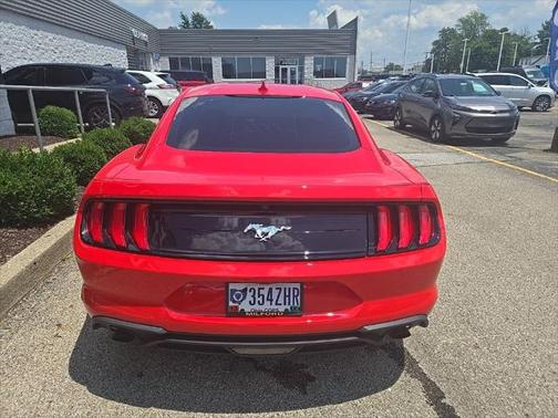 2022 Ford Mustang EcoBoost