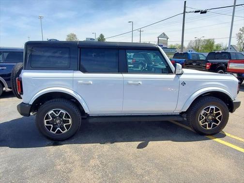 2024 Ford Bronco Outer Banks