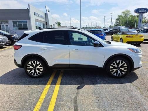 2020 Ford Escape SE