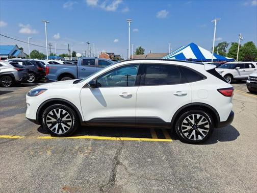 2020 Ford Escape SE
