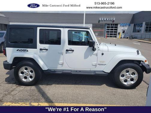 Bright White Clearcoat 2015 Jeep Wrangler Unlimited Sahara
