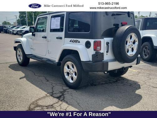 Bright White Clearcoat 2015 Jeep Wrangler Unlimited Sahara