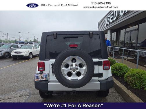 Bright White Clearcoat 2015 Jeep Wrangler Unlimited Sahara