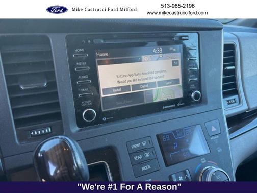 2020 Toyota Sienna XLE