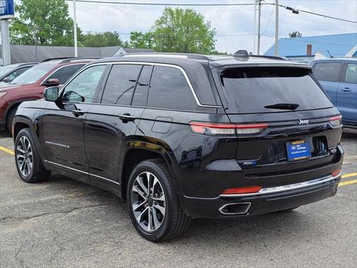 2022 Jeep Grand Cherokee 4xe Overland