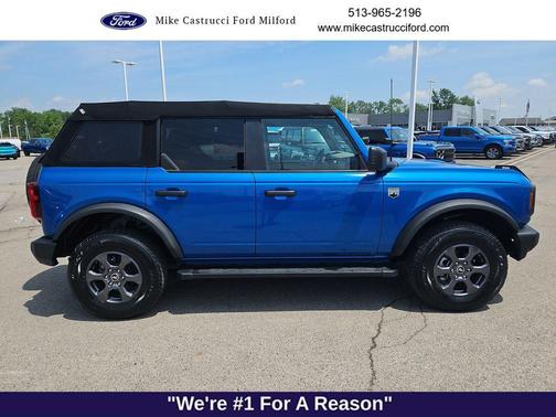 Velocity Blue Metallic 2022 Ford Bronco Big Bend