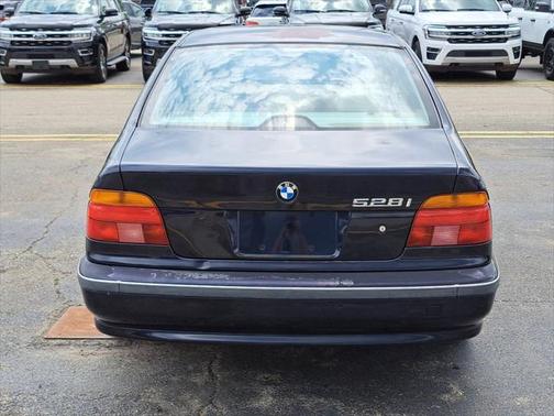 2000 BMW 528 528i