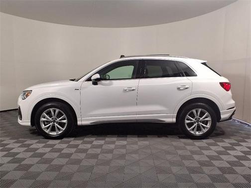 2022 Audi Q3 45 S line Premium