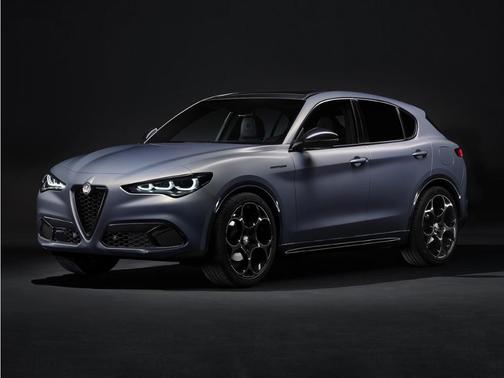 Verde 2024 Alfa Romeo Stelvio Quadrifoglio