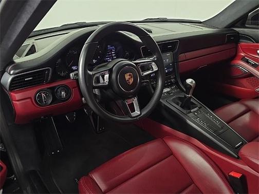2019 Porsche 911 Carrera 4S