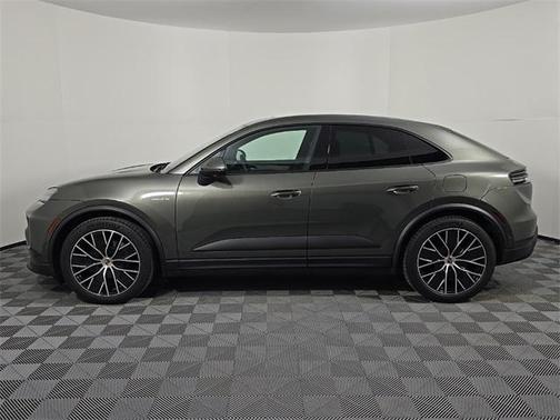 2025 Porsche Cayenne Base