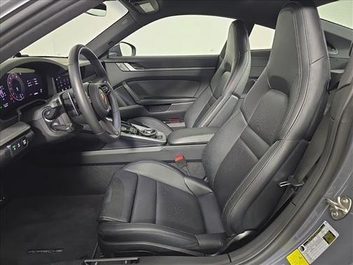 2025 Porsche 911 Carrera