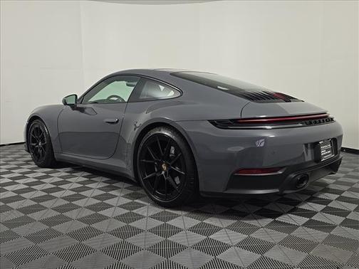 2025 Porsche 911 Carrera