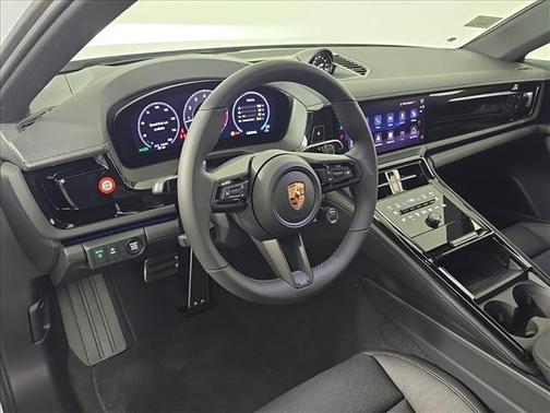 2026 Porsche Panamera 4