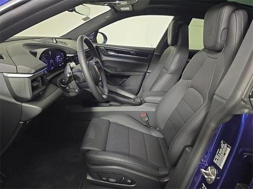 2026 Porsche Macan 4