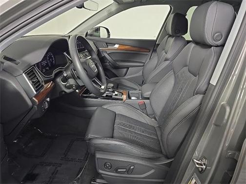 2023 Audi Q5 45 S line Prestige