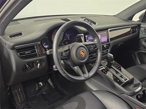 2022 Porsche Macan S