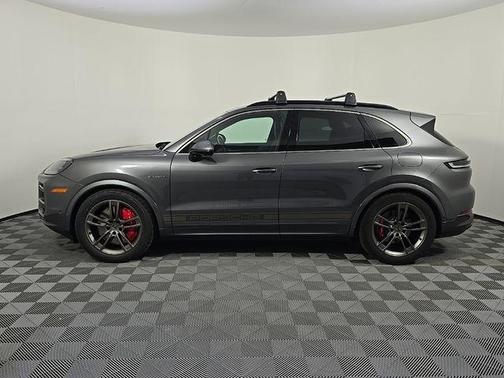 2025 Porsche Cayenne Turbo