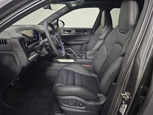 2025 Porsche Cayenne Turbo