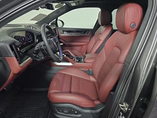 2025 Porsche Cayenne GTS