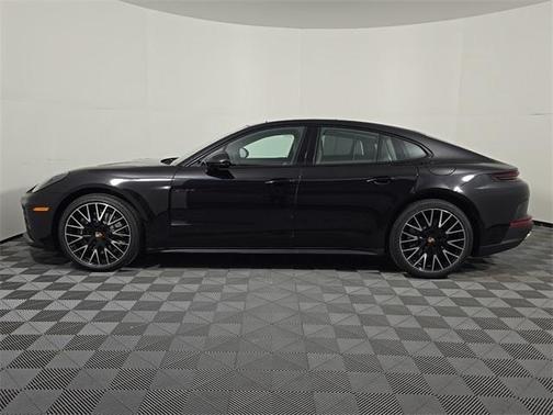 2026 Porsche Panamera 4