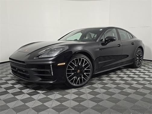 2026 Porsche Panamera 4