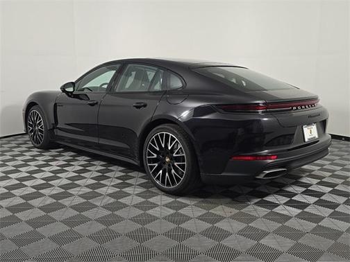 2026 Porsche Panamera 4