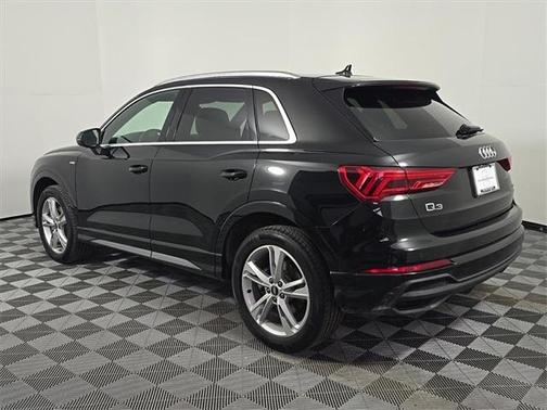 2022 Audi Q3 45 S line Premium