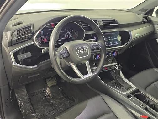 2022 Audi Q3 45 S line Premium