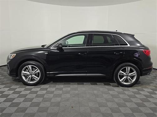 2022 Audi Q3 45 S line Premium