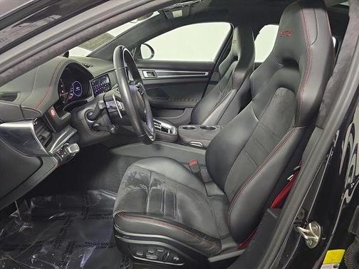 2023 Porsche Panamera GTS