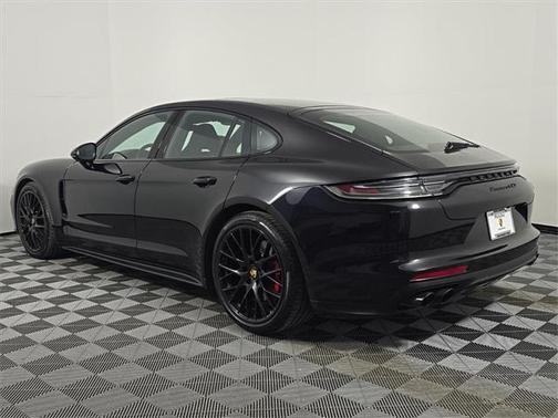 2023 Porsche Panamera GTS