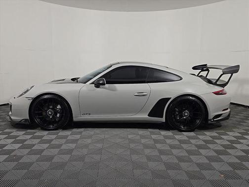 2018 Porsche 911 Carrera GTS