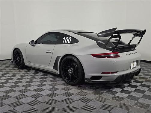 2018 Porsche 911 Carrera GTS