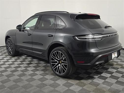 2026 Porsche Macan Base
