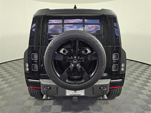 2023 Land Rover Defender 110 V8