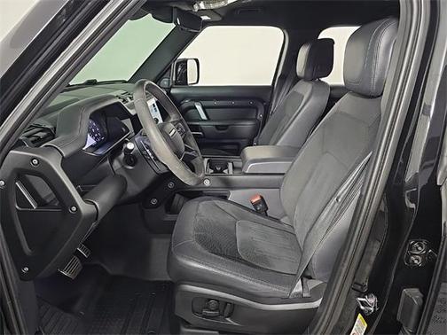 2023 Land Rover Defender 110 V8