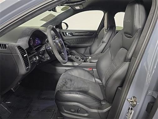 2023 Porsche Cayenne Turbo GT