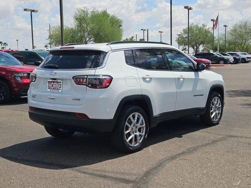 2024 Jeep Compass Latitude Lux
