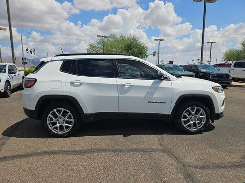 2024 Jeep Compass Latitude Lux