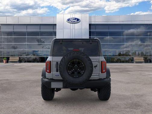 Avalanche Gray 2026 Ford Bronco Badlands